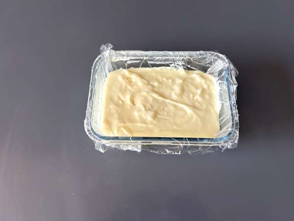 Мляко, изпържено на въздух във фритюрник. Традиционният десерт с по-малко масло и същия вкус, както винаги. - Подготовка стъпка 5