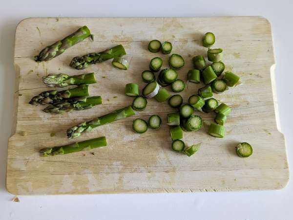 Кремообразна паста с аспержи и бекон: лесна и вкусна рецепта - Подготовка стъпка 1