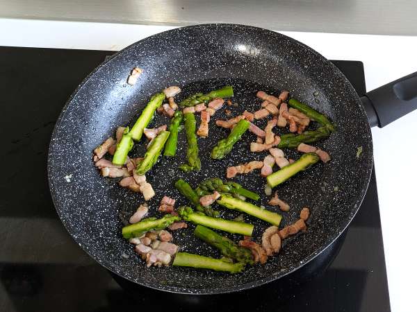 Кремообразна паста с аспержи и бекон: лесна и вкусна рецепта - Подготовка стъпка 7