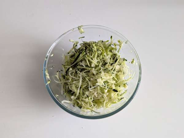 Мъфини от тиквички във фритюрник: леката и пухкава рецепта - Подготовка стъпка 1