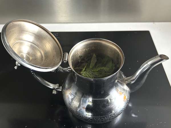 Как се приготвя автентичен марокански чай от мента - Подготовка стъпка 5