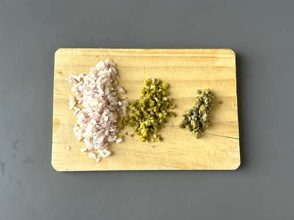 Tartar de fuet: експресна версия на класическия тартар от пържоли - Подготовка стъпка 2