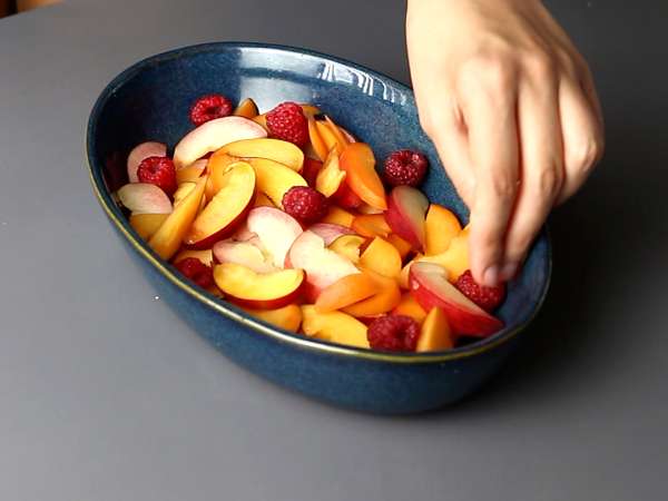 Плодова салата: праскови, кайсии, малини и други! - Подготовка стъпка 4