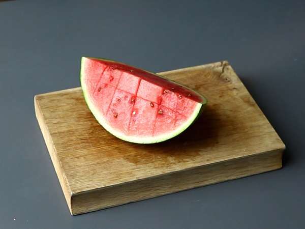 Салата от червени плодове: ягоди, малини, череши и диня, идеална за лятото! - Подготовка стъпка 1