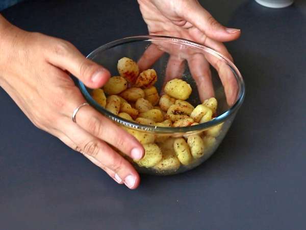 Хрупкава салата с ньоки, изключително модерна, вкусна и балансирана, идеална за лятото! - Подготовка стъпка 1