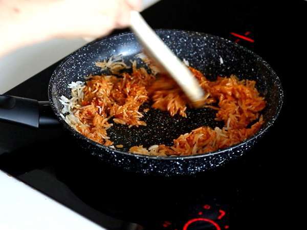 Омлет с хрупкав ориз и соеви зърна - пикантно ястие, което се приготвя бързо и без отпадъци! - Подготовка стъпка 3