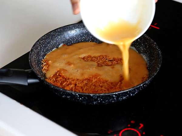 Омлет с хрупкав ориз и соеви зърна - пикантно ястие, което се приготвя бързо и без отпадъци! - Подготовка стъпка 4