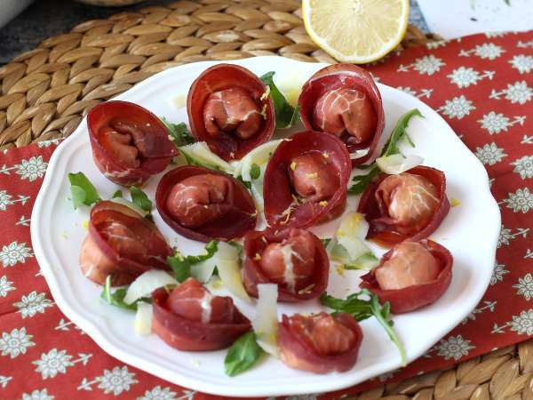 Tortelloni di bresaola, пълнени с ракета и сирене рикота: вкусни и готови за 10 минути! - Подготовка стъпка 7