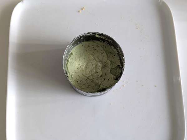 Пикантен чийзкейк с босилек и чери домати в една порция: вкусна идея за бюфети и аперитиви - Подготовка стъпка 6