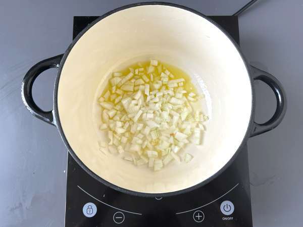 Крем от тиквички със зелена ябълка и кисело мляко, готов за 30 минути - Подготовка стъпка 2