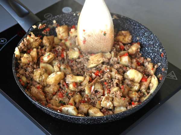 Пълнени патладжани с моцарела au gratin - Подготовка стъпка 6