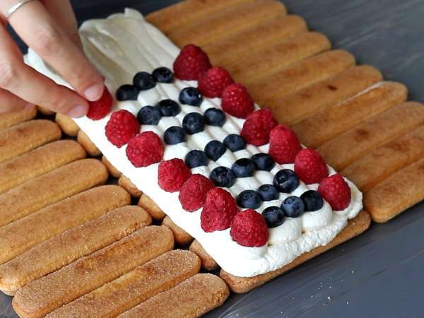 Не ви е необходим калъп, за да направите този червен плодов дюшек! - Подготовка стъпка 5