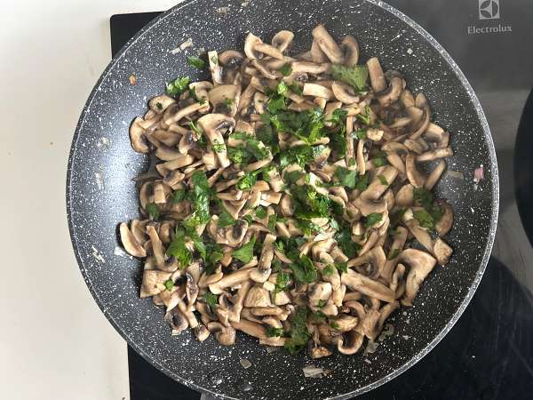 Гратен от картофи с гъби - Подготовка стъпка 6