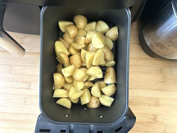 Хрупкаво, топящо се в устата козе сирене, панирано с Air Fryer: абсолютен комфорт! - Подготовка стъпка 2