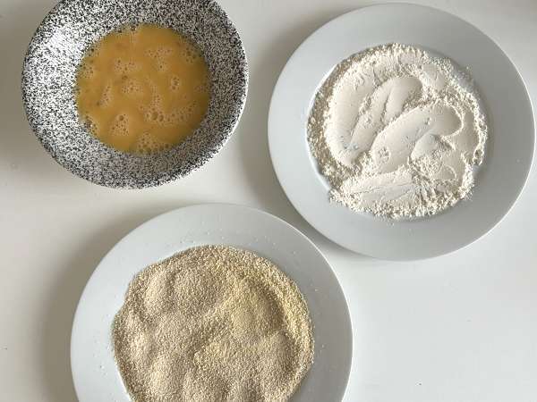 Хрупкаво, топящо се в устата козе сирене, панирано с Air Fryer: абсолютен комфорт! - Подготовка стъпка 3