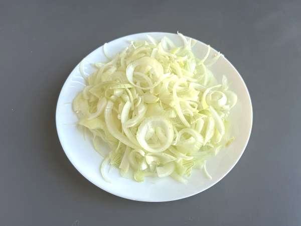 Конфит от лук: прост, елегантен и перфектен с месо и сирене - Подготовка стъпка 1