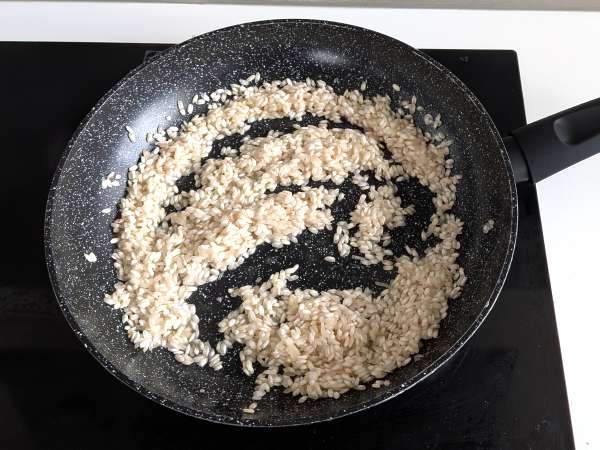 Ризото с лайм и розов пипер: елегантна вегетарианска рецепта за специални вечери - Подготовка стъпка 3