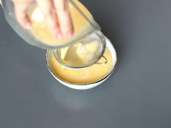 Китайски яйца на пара: китайската рецепта за копринени яйца на пара само с две съставки! - Подготовка стъпка 2