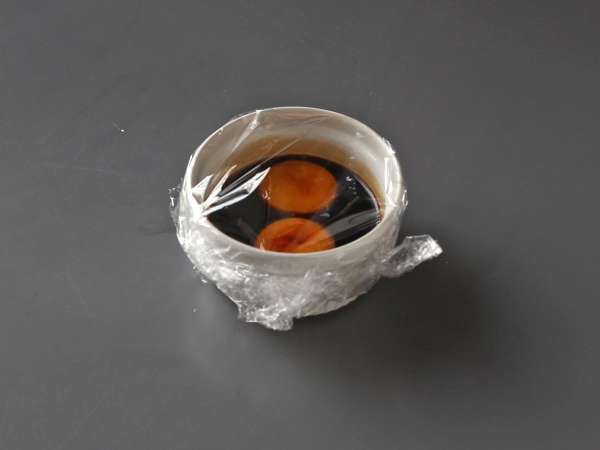 Онигири с яйчни жълтъци, консервирани в соев сос - Подготовка стъпка 1