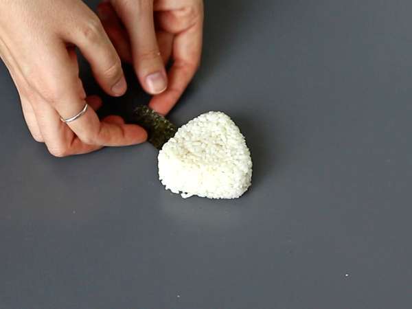 Онигири с яйчни жълтъци, консервирани в соев сос - Подготовка стъпка 9