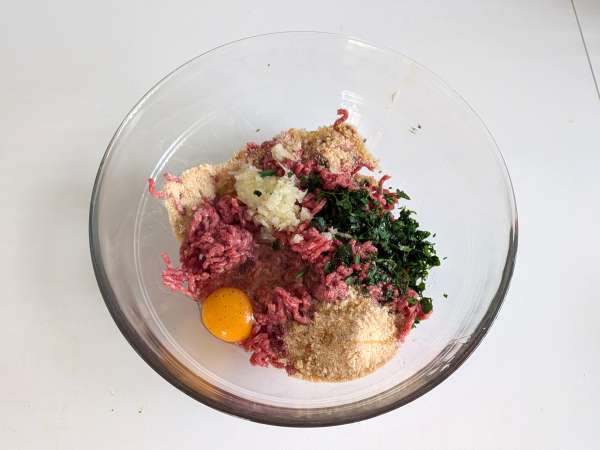 Меки кюфтета във фритюрник: бърза и лесна рецепта с говеждо месо - Подготовка стъпка 3