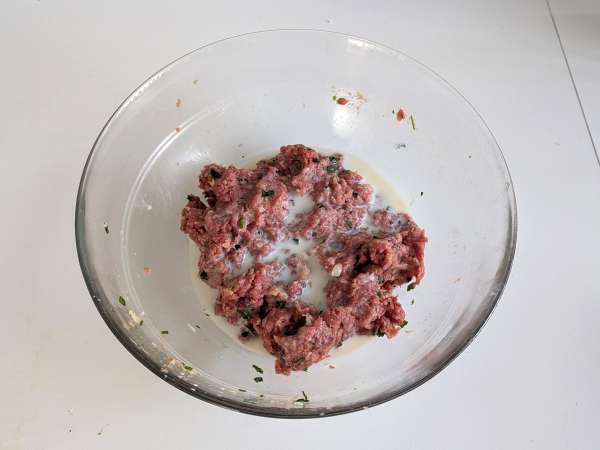 Меки кюфтета във фритюрник: бърза и лесна рецепта с говеждо месо - Подготовка стъпка 4