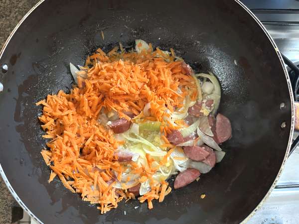 Фарофа със златни пеперони, яйце и морков - Подготовка стъпка 2