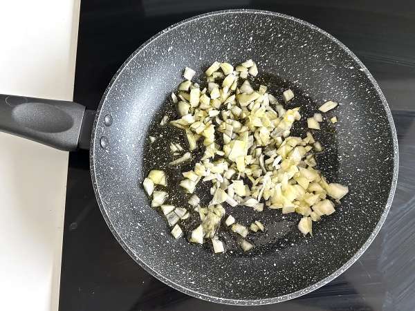 Торта със сардини: проста, влажна и вкусна рецепта - Подготовка стъпка 1