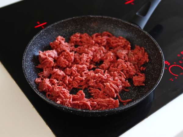 Печени на фурна тортили с кесадиля и пикантен пълнеж от говеждо месо - Подготовка стъпка 1