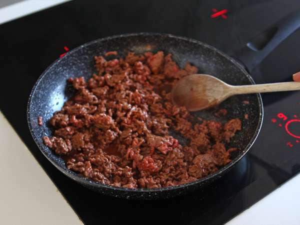 Печени на фурна тортили с кесадиля и пикантен пълнеж от говеждо месо - Подготовка стъпка 2