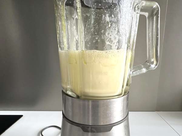 Пикантно тесто за торта в блендер: бързо, лесно и изключително влажно - Подготовка стъпка 3