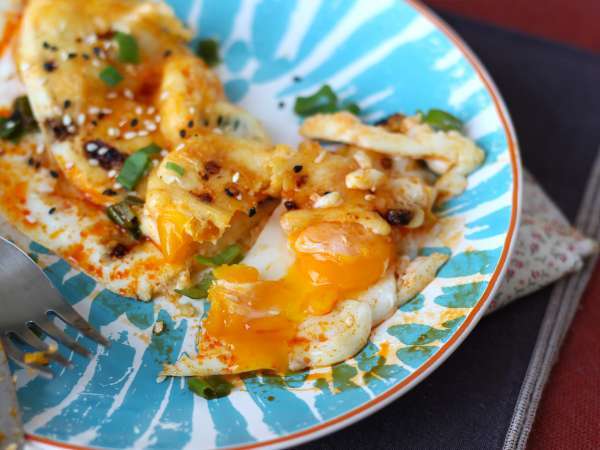 Пържени яйца с мед и моцарела - сладка, солена и пикантна експресна закуска! - Подготовка стъпка 6