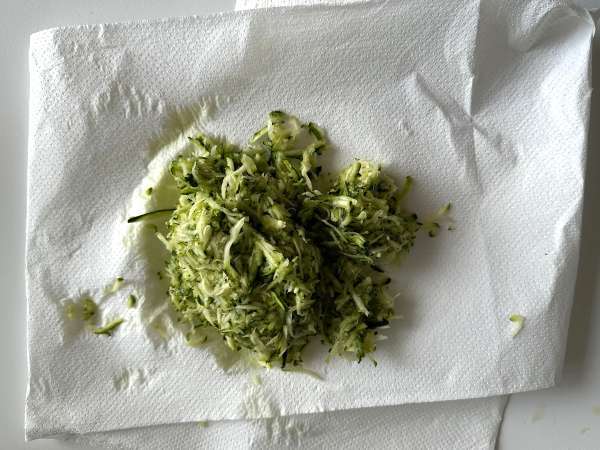 Изключително влажна торта с шамфъстък, лайм и тиквички - Подготовка стъпка 1