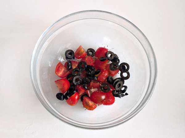 Пържена на въздух треска с чери домати, маслини и лимон: лека и бърза рецепта - Подготовка стъпка 2