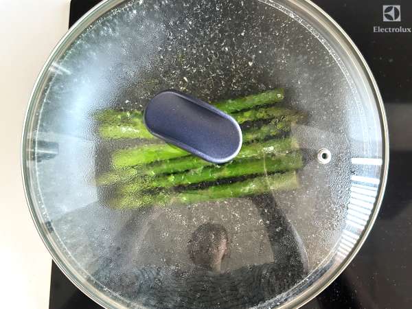 Тартини от аспержи, лимон и рикота с босилек - Подготовка стъпка 2