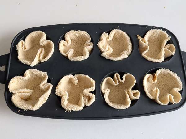 Хлебни кошници с моцарела, чери домати и черни маслини - Подготовка стъпка 4