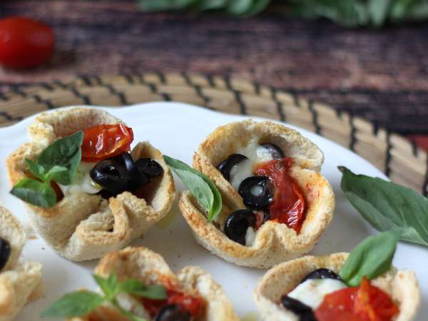 Хлебни кошници с моцарела, чери домати и черни маслини - Подготовка стъпка 7