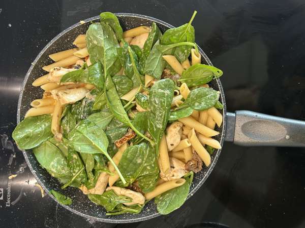 Marry Me Chicken Pasta: макаронени изделия с пилешко месо, сушени домати и пармезан - Подготовка стъпка 11
