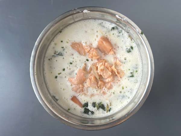 Киш без тесто със сьомга, спанак и котидж сирене - Подготовка стъпка 6