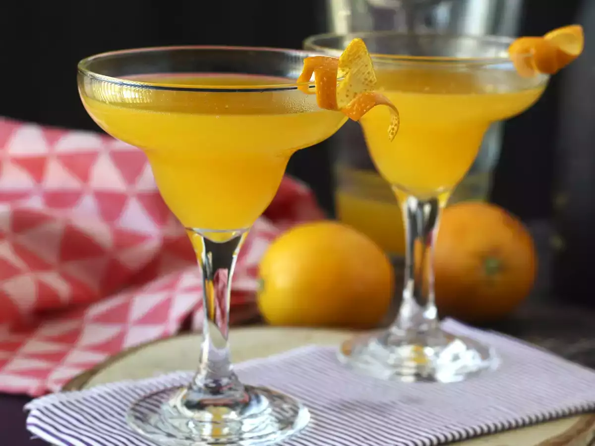 Agua de Valencia - средиземноморски коктейл с кава и портокал, който можете да си приготвите у дома. - снимка 2