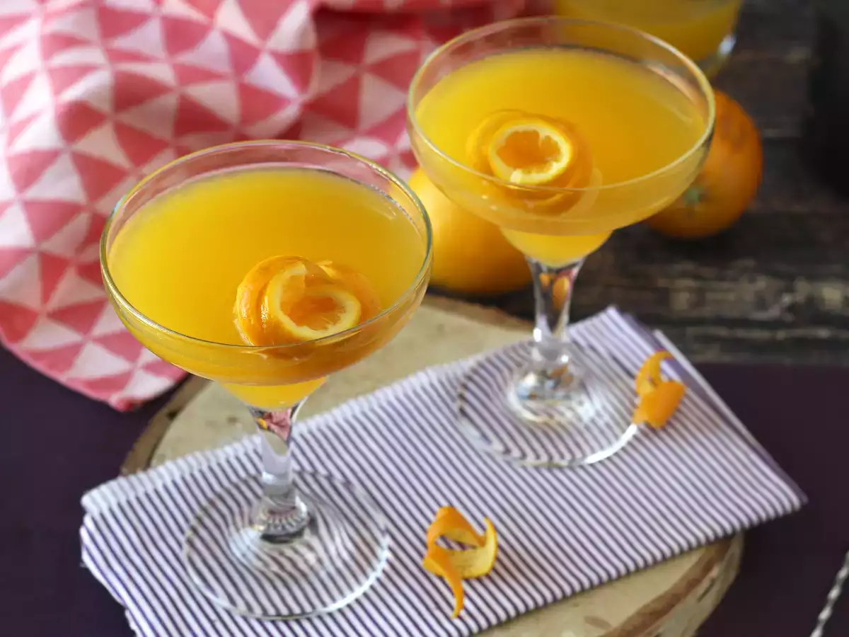 Agua de Valencia - средиземноморски коктейл с кава и портокал, който можете да си приготвите у дома. - снимка 4