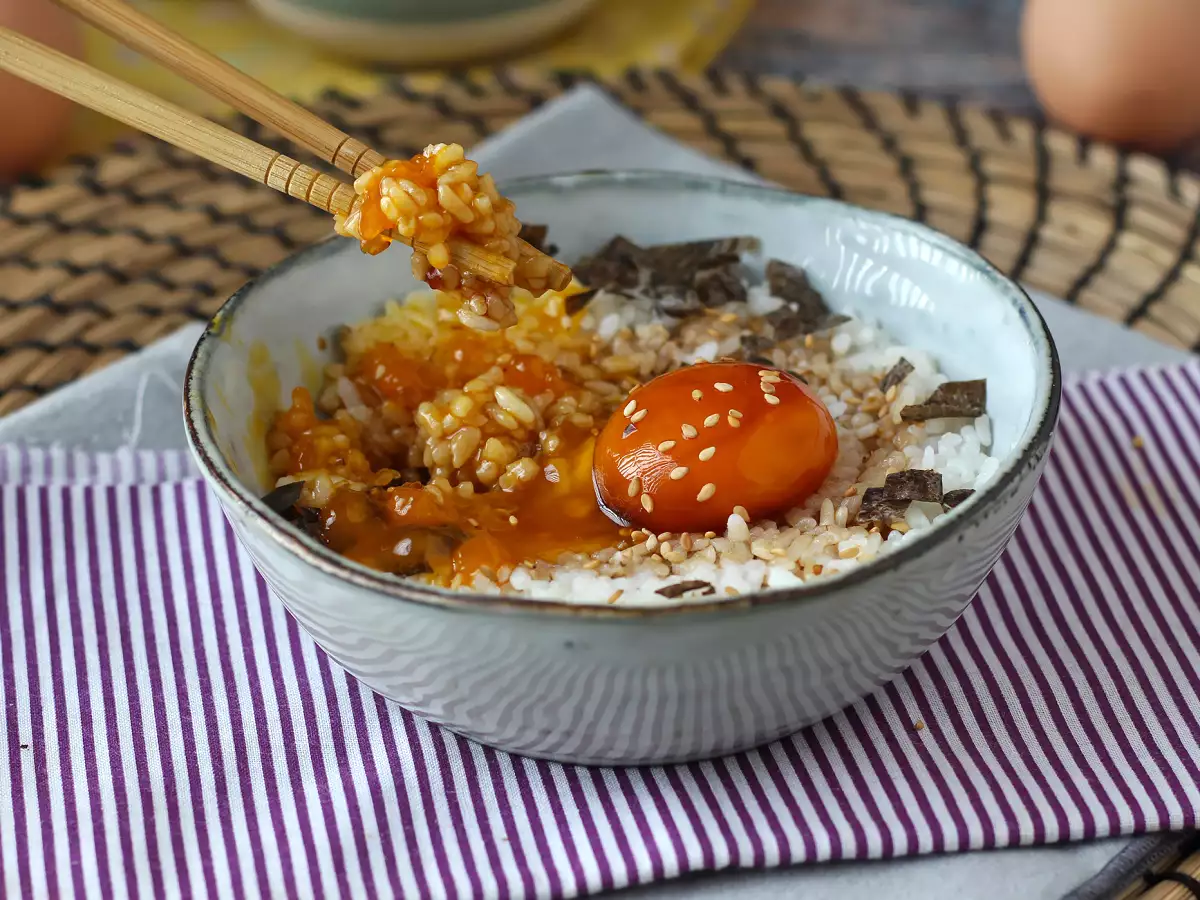 Яйчни жълтъци, консервирани в соев сос - снимка 3