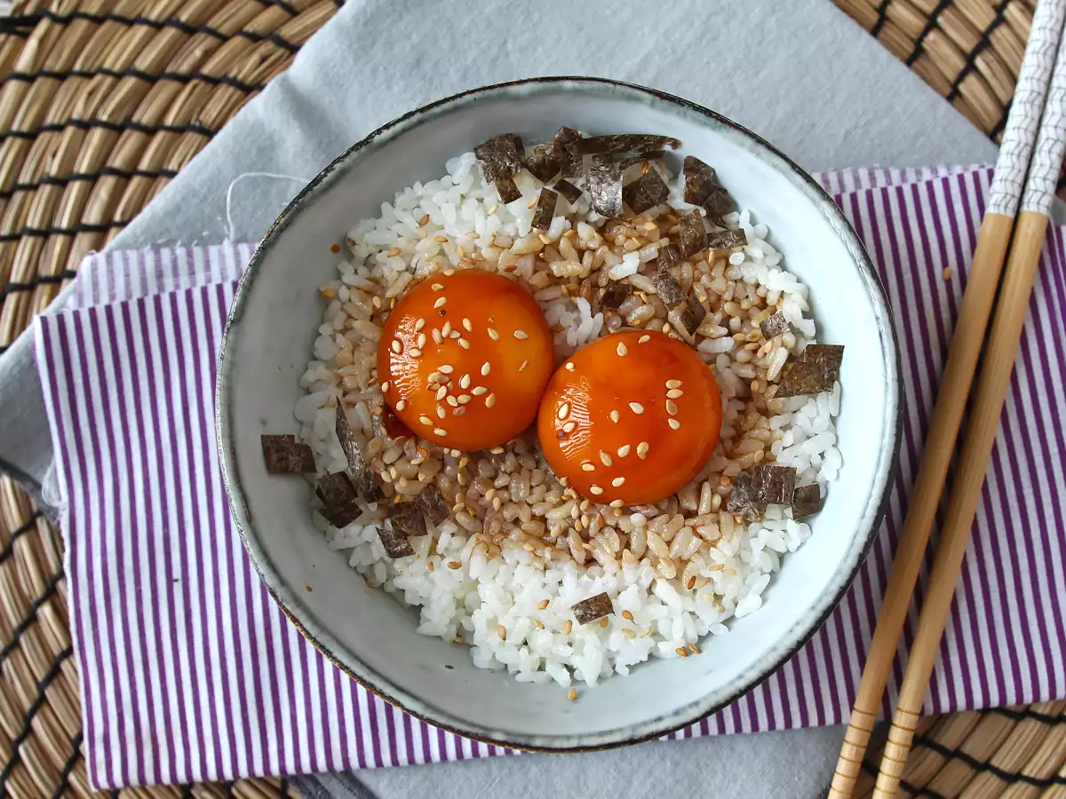 Яйчни жълтъци, консервирани в соев сос - снимка 6