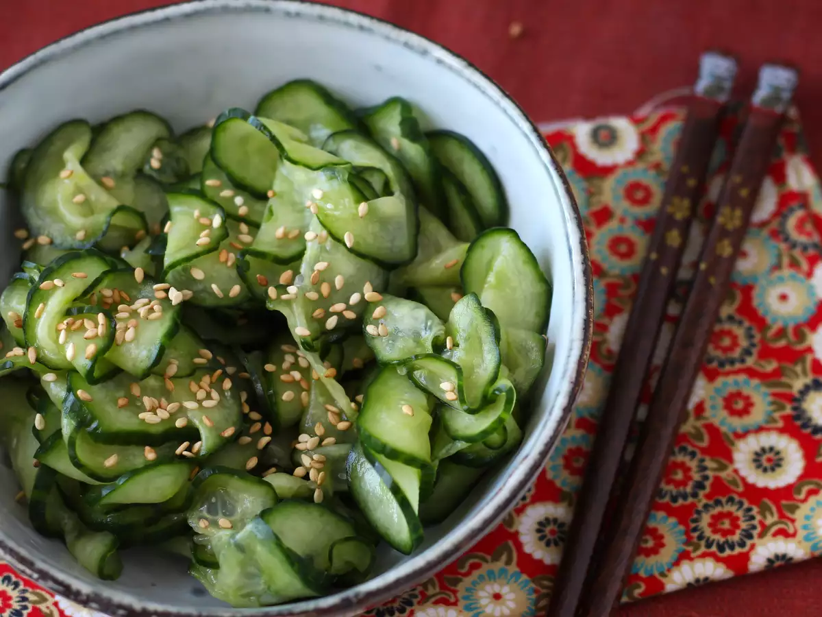 Японска салата от мариновани краставици - снимка 2