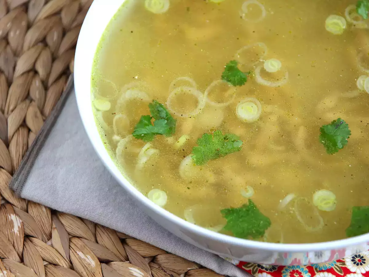 Азиатска пилешка супа, изключително ароматна и успокояваща - снимка 3