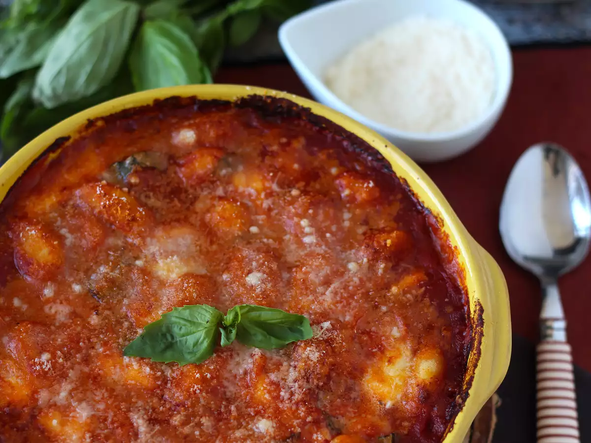 Бърз и успокояващ гратен от ньоки с домати и моцарела - ньоки alla sorrentina на фурна - снимка 3