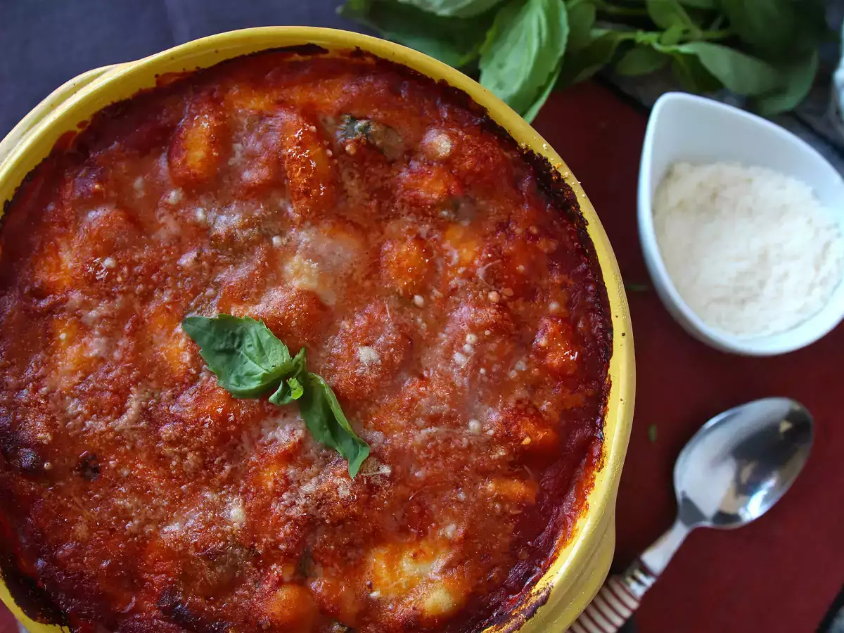 Бърз и успокояващ гратен от ньоки с домати и моцарела - ньоки alla sorrentina на фурна - снимка 5