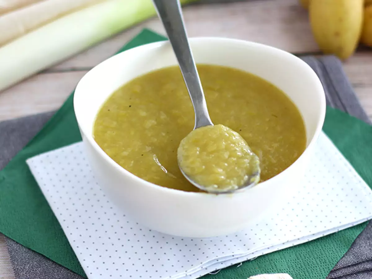 Бърза и лесна супа от праз и картофи - снимка 2
