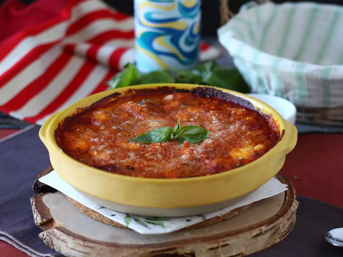 Бърза и вкусна запеканка с ньоки, домати и моцарела – ньоки ала сорентина на фурна