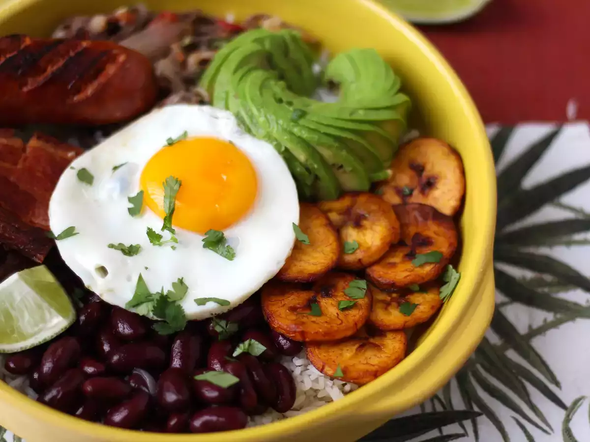 Bandeja Paisa - колумбийското ястие, изпълнено с вкус и традиции - снимка 5